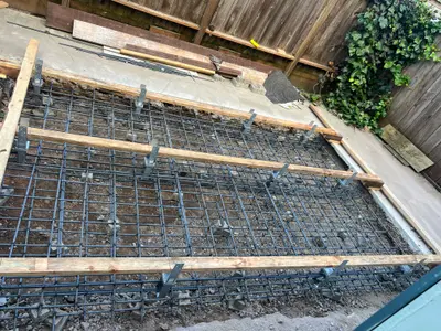 Concrete foundation rebar reinforcement formwork
